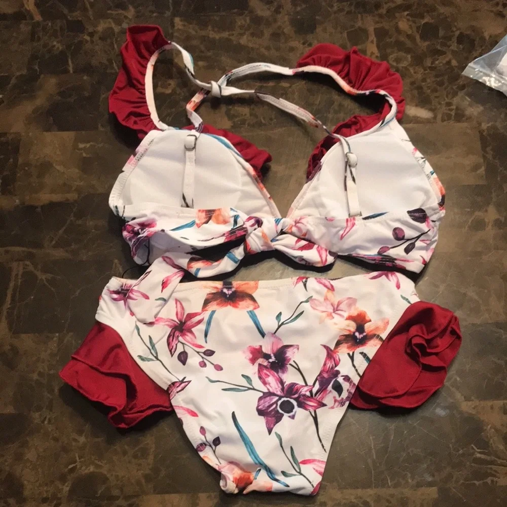 🎉Red and White Floral Bikini with Red Frill Trim! Top!